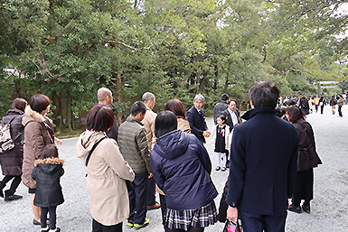 （内宮参道）奉告参拝の様子