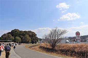 地元スーパー「ぎゅーとら」を横目に目指すは田上大水神社