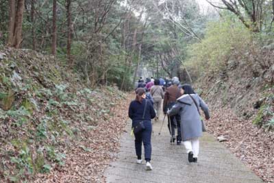 鴨神社を目指して出発