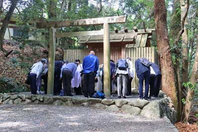 津長神社の参拝へ